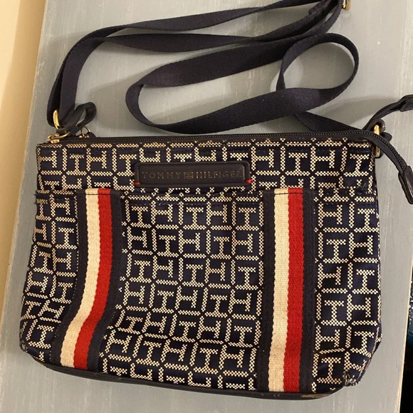 Tommy Hilfiger Monogram Crossbody - Picture 7 of 8